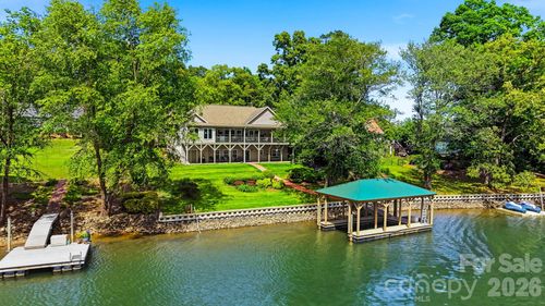 65 King Arthurs Ct, Hickory, NC, 28601-7896 | Card Image