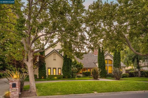 3284 Blackhawk Meadow Dr, Danville, CA, 94506-5804 | Card Image