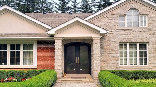 9 Daleberry Place, North York, ON, M3B2A5 | Card Image