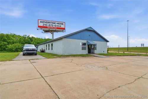 2604 E Apache Street, Tulsa, OK, 74110 | Card Image