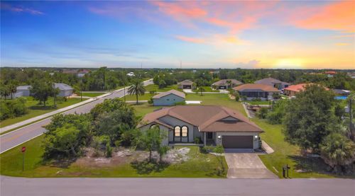 9308 President Cir, PORT CHARLOTTE, FL, 33981-4035 | Card Image