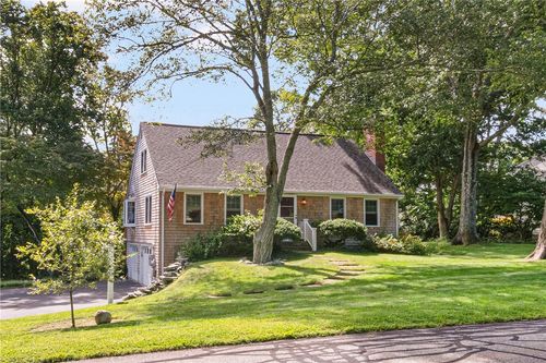 102 Edgewater Rd, Narragansett, RI, 02882-1024 | Card Image