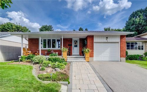 422 Grangewood Dr, Waterloo, ON, N2K2E6 | Card Image