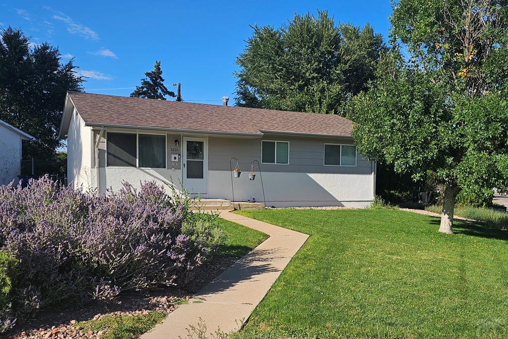 Canterbury Ln, Pueblo, CO 81005