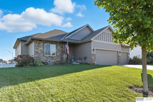 10805 Lake Tahoe Dr, Papillion, NE, 68046-3302 | Card Image
