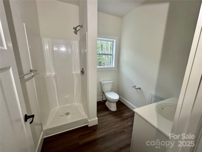 Main Level Bath | Image 11