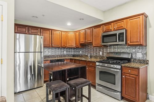 apt-5-910 Saratoga St, Boston, MA, 02128-1208 | Card Image