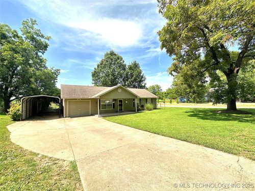 311 Creek Ave, Fort Gibson, OK, 74434-8993 | Card Image