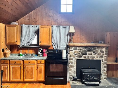 255 Wawayanda Rd, HIGHLAND LAKES, NJ, 07422-1711 | Card Image