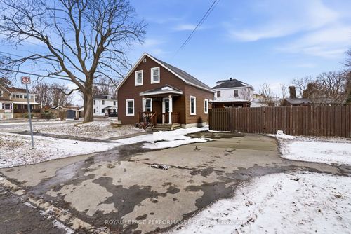 441 Adolphus St, Cornwall, ON, K6H3S8 | Card Image