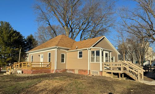 100 S West St, Sadorus, IL, 61872-9702 | Card Image