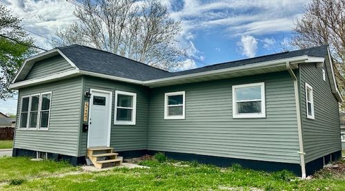 527 12th St, Peru, IL, 61354-1908 | Card Image