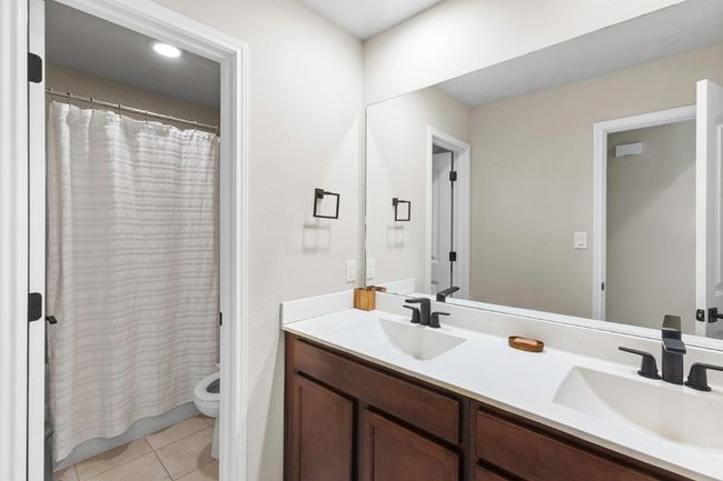 Guest bathroom | Image 28