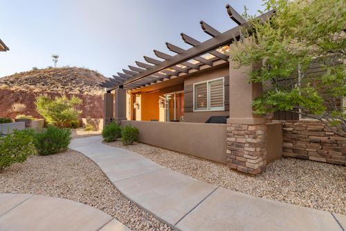2069 N Coral Ridge Dr, Washington, UT, 84780-8891 | Card Image