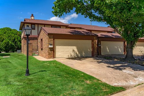 8917 W Harvest Ln, Wichita, KS, 67212-4062 | Card Image