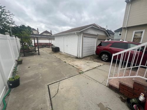 11845 218th St, Cambria Heights, NY, 11411-1909 | Card Image