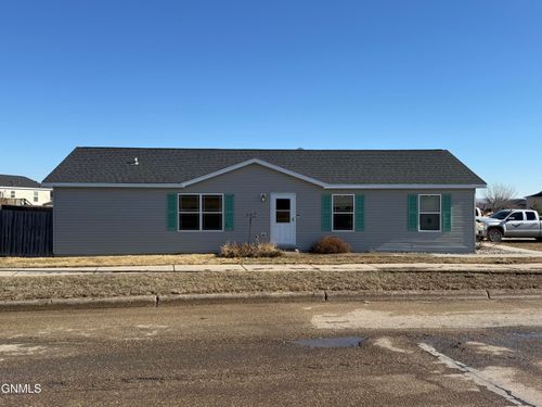 2308 28th St W, Williston, ND, 58801-2445 | Card Image