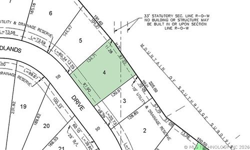 565 Woodlands Dr, Tahlequah, OK, 74464-8846 | Card Image