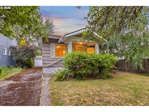 3560 Ne Stanton St, Portland, OR, 97212 | Card Image