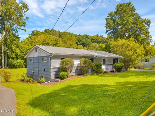 393 Woodcrest Dr, Kingsport, TN, 37663-2327 | Card Image