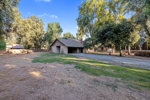 18677 Lort Drive, Visalia, CA, 93292 | Card Image