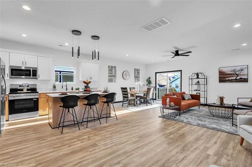 120 E Kelly Ave, Hampton, VA, 23663-1651 | Card Image