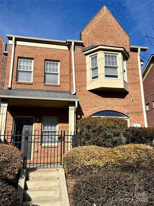 4670 Dabney Vigor Dr, Charlotte, NC, 28209-2838 | Card Image