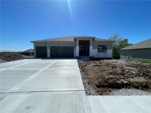 1824 Homestead Dr, Liberty, MO, 64068-7182 | Card Image