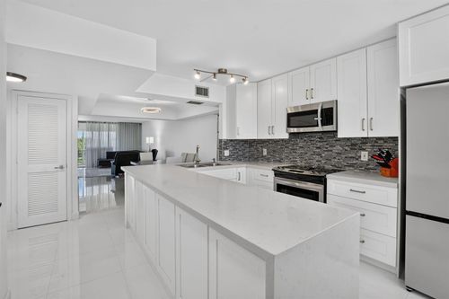 308-23099 Barwood Ln N, Boca Raton, FL, 33428-6727 | Card Image