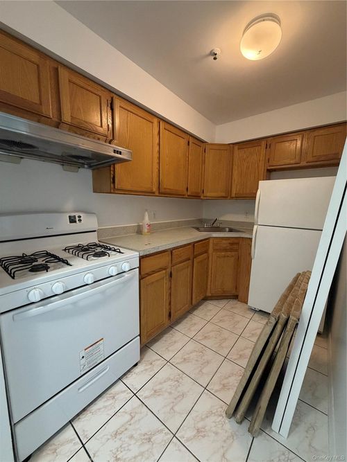 3f-10804 35th Ave, Corona, NY, 11368-1275 | Card Image