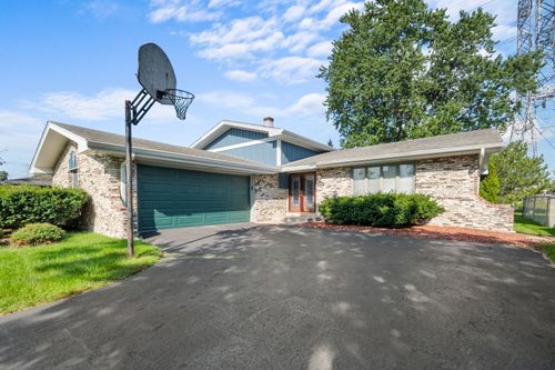 18443 De Jong Ln, Lansing, IL, 60438-2549 | Card Image