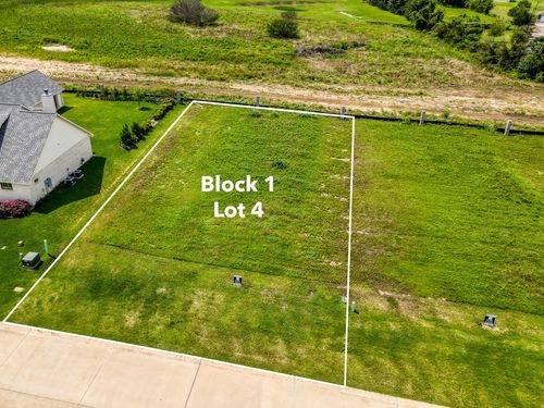 2433 Oak Hollow Ln, Brenham, TX, 77833-5119 | Card Image