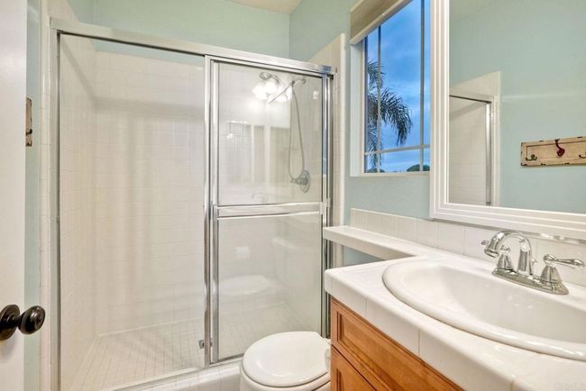 Full sized downstairs bathroom | Image 18