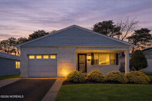 15 Encinitas Dr, Toms River, NJ, 08757-5758 | Card Image