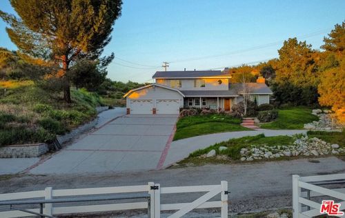 28132 Oak Spring Canyon Rd, Canyon Country, CA, 91387-2134 | Card Image