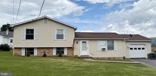 306 1st Ave, LOCK HAVEN, PA, 17745-3304 | Card Image