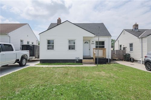 12800 Reindeer Avenue, Garfield Heights, OH, 44125 | Card Image