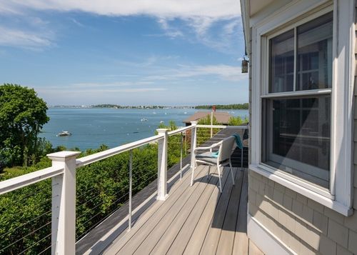 11 Paige St, Hingham, MA, 02043-1233 | Card Image