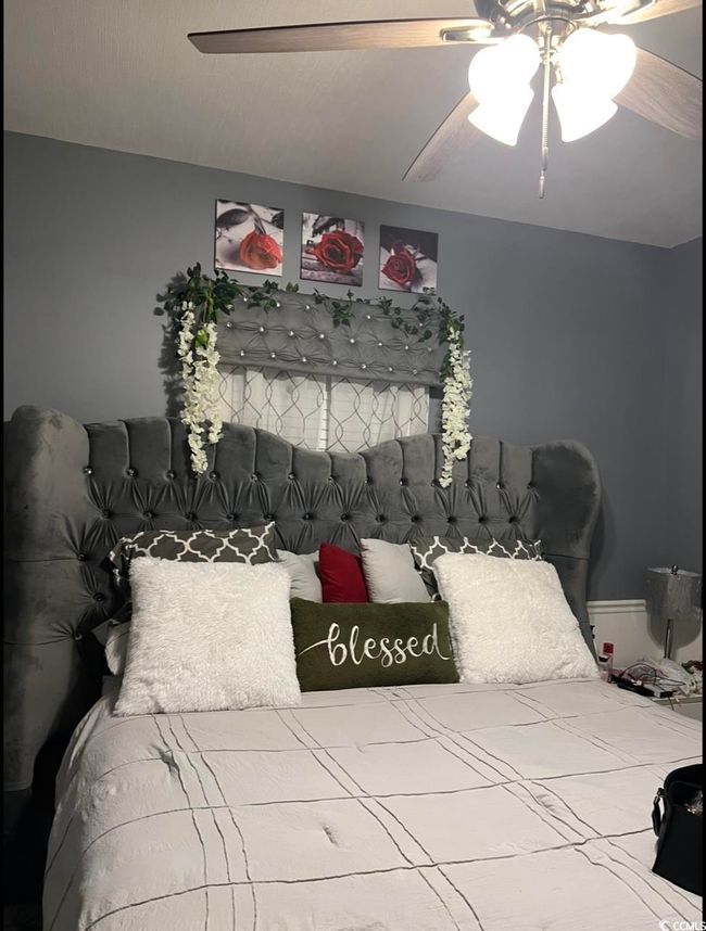 Bedroom with ceiling fan | Image 11