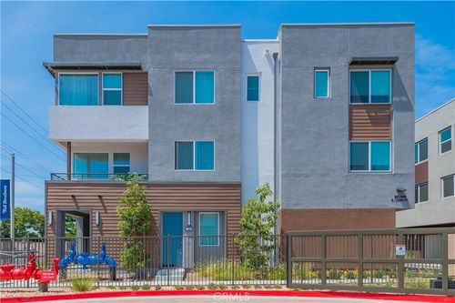 589 S Lyon St, Santa Ana, CA, 92701-6361 | Card Image