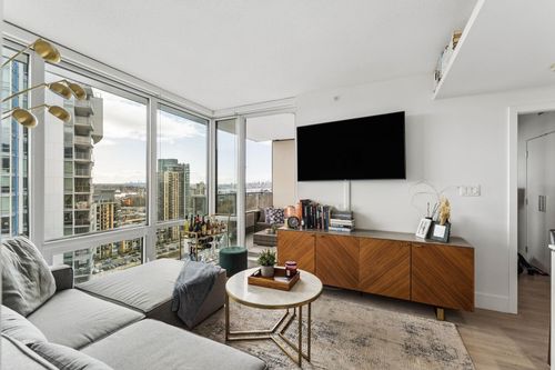 2104-680 Seylynn Cres, North Vancouver, BC, V7J0B5 | Card Image