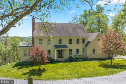 631 Harveys Bridge Rd, COATESVILLE, PA, 19320-5233 | Card Image