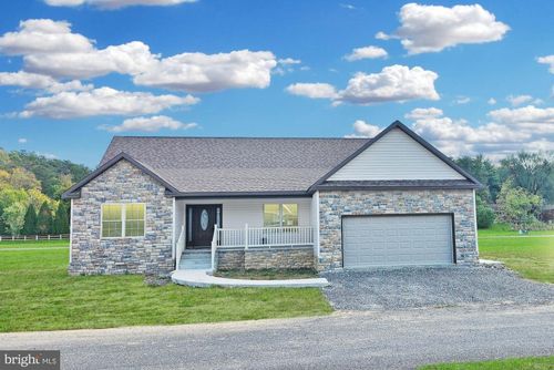 37 W Creek Run Loop, FORT ASHBY, WV, 26719-5006 | Card Image