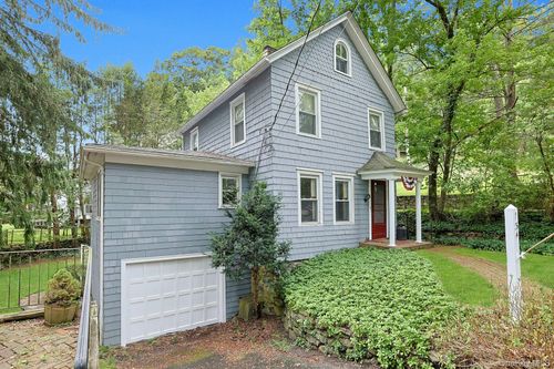 134 Pleasantville Rd, Pleasantville, NY, 10570-2708 | Card Image
