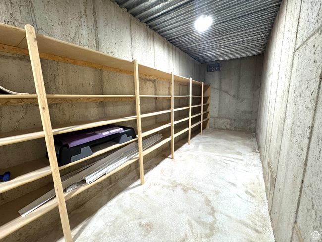 View of cold storage room under porch | Image 33