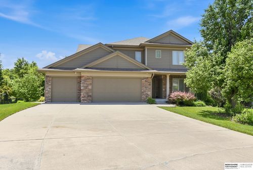 1421 White Pine Circle, Papillion, NE, 68046 | Card Image