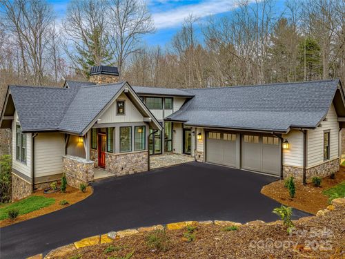 435 Barrington Dr, Asheville, NC, 28803-8846 | Card Image