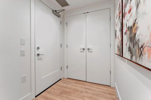 105-2325 Emery Pl, North Vancouver, BC, V7J1R1 | Card Image