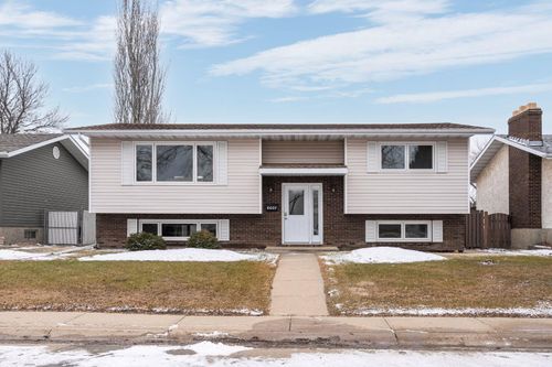 6607 44 Avenue, Camrose, AB, T4V3L1 | Card Image