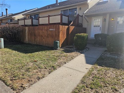 10907 Gillette St, Overland Park, KS, 66210-1123 | Card Image